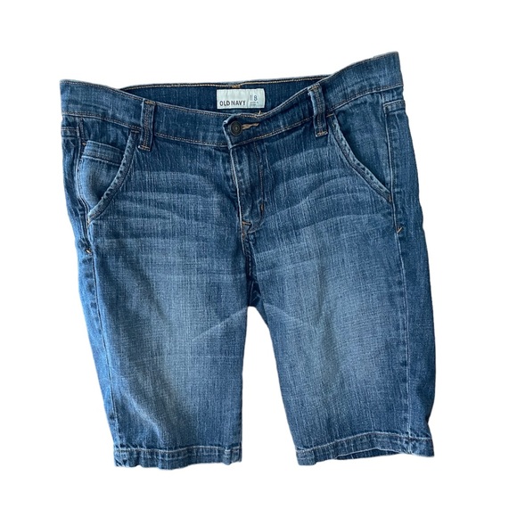 Old Navy Denim  Bermuda shorts size 8. Gently used - Picture 2 of 9